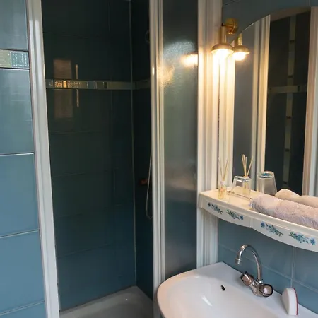 Homestay Rent A Scooter Vendeghaz *