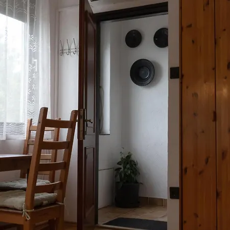 Homestay Rent A Scooter Vendeghaz