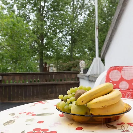 Homestay Rent A Scooter Vendeghaz